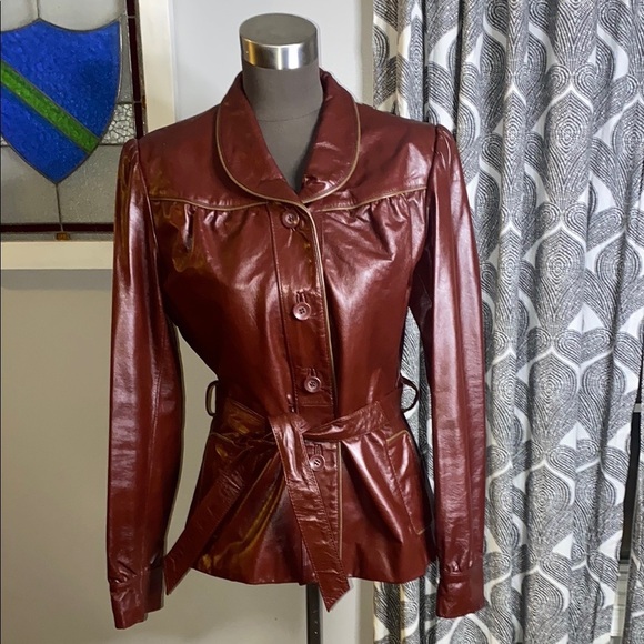 Vintage Berman’s Women's Burgundy Leather Jacket - Picture 2 of 12